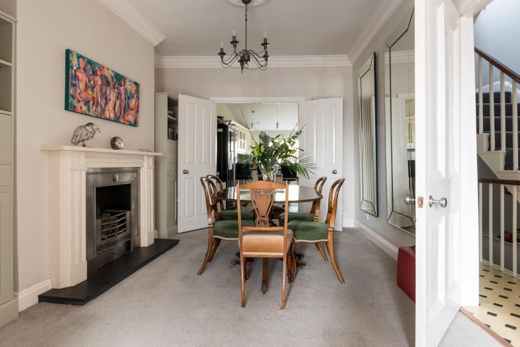 Four Bedroom Townhouse In Famous Suffolks Area Cheltenham Kültér fotó
