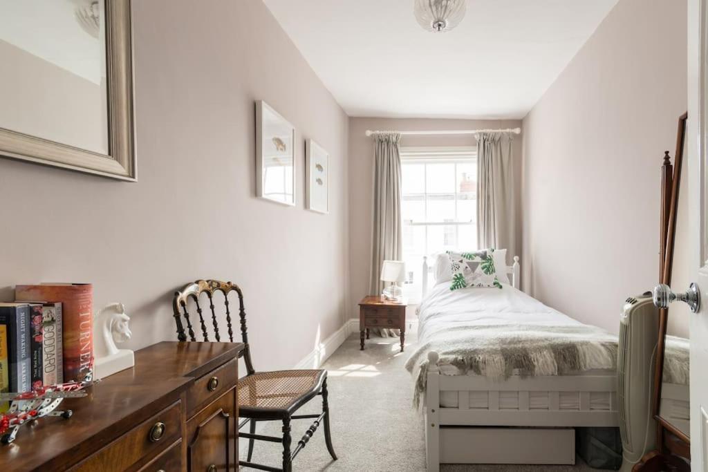 Four Bedroom Townhouse In Famous Suffolks Area Cheltenham Kültér fotó