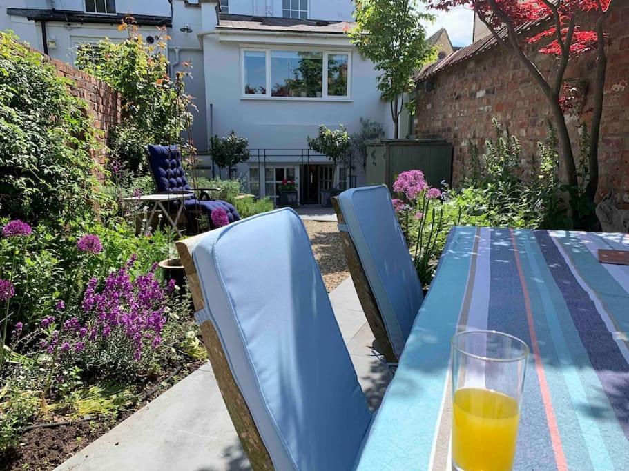 Four Bedroom Townhouse In Famous Suffolks Area Cheltenham Kültér fotó
