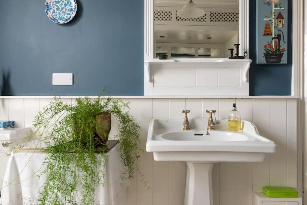 Four Bedroom Townhouse In Famous Suffolks Area Cheltenham Kültér fotó